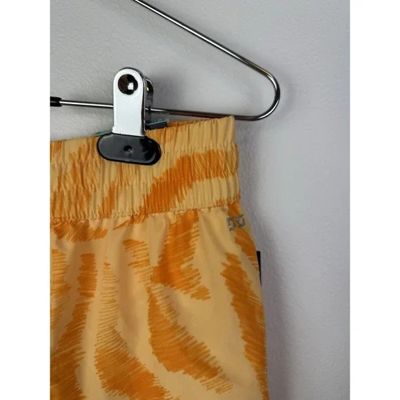 Dicks Sporting Goods DSG Mid Rise Stride Run Shorts Orange Sz Women's Med - Picture 2 of 6